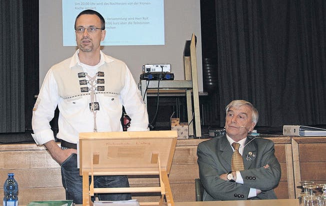 Für Rolf Domenig (links), Präsident der Revierjagd St. Gallen, ist das revidierte Jagdgesetz ein ausgewogener Kompromiss. Gleicher Ansicht ist Köbi Rutz als Vorsitzender des Jagdvereins Toggenburg. (Bilder: Jesko Calderara)