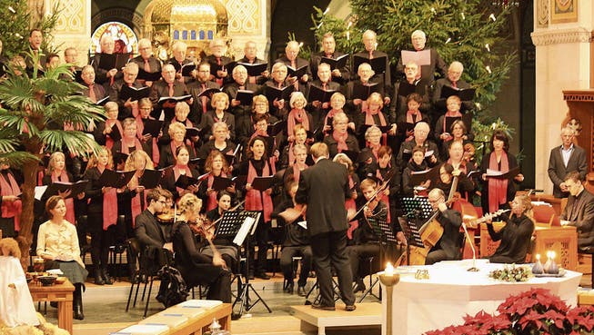 Chor und Kammerphilharmonie konzertieren am Weihnachtstag in der katholischen Kirche. (Bild: Markus Bösch)