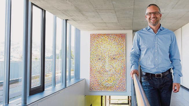 Nationalratskandidat Jens Weber an seinem Arbeitsort. An der Kantonsschule Trogen unterrichtet er Wirtschaft und Recht. (Bild: Stephanie Sonderegger)