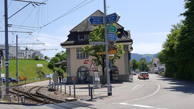 Nur noch offen bis Dezember 2018: Der Billetschalter im Bahnhof Teufen. (Bild: pd)