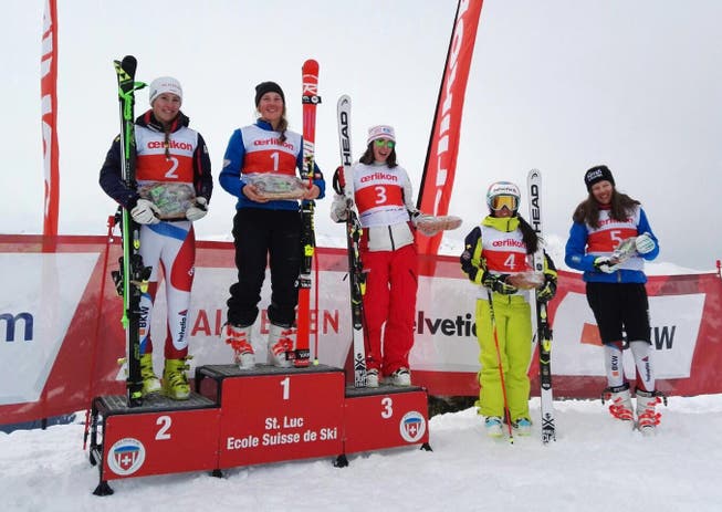 Die Gamserin Lorina Zelger gewinnt das FIS-Rennen in Saint-Luc. (Bild: PD)