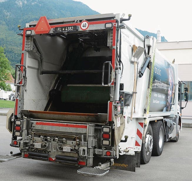 Die Liechtensteiner Kehrichtautos dürfen höchstens 40 km/h fahren. Das hat Vor- und Nachteile. (Bild: Corinne Hanselmann)