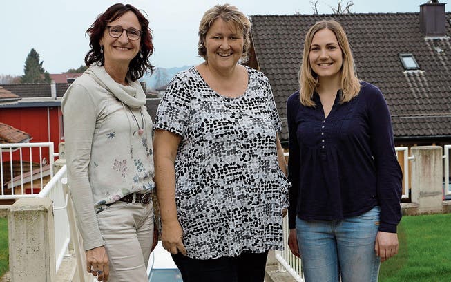 Die Vorstandsmitglieder Claudia Süsstrunk (Beisitzerin), Lilo Städeli (Präsidentin) und Claudia Senn (Vizepräsidentin). (Bild: Hannelore Bruderer)