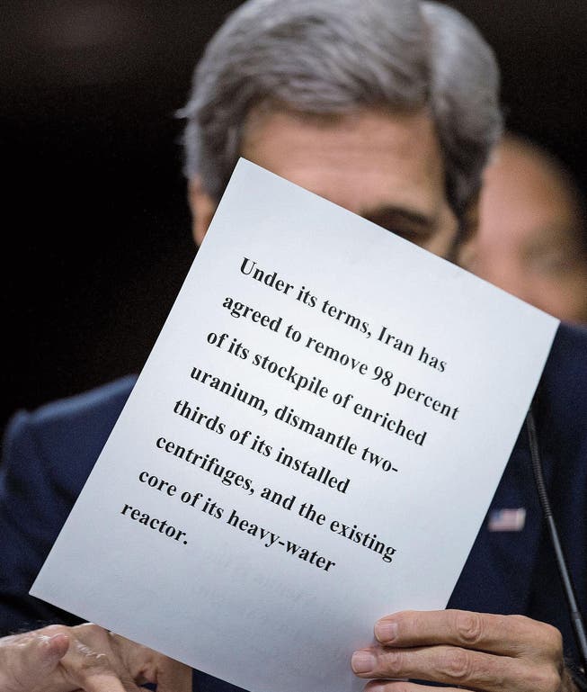 Der damalige US-Aussenminister John Kerry bei einer Senatsanhörung zum Atomabkommen mit dem Iran. (Bild: Brendan Smialowski/AFP (Washington, 23. Juli 2015))