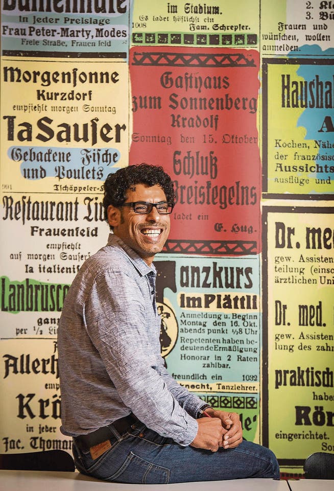 Usama Al Shahmani im Aufenthaltsraum der Kantonsbibliothek in Frauenfeld. (Bild: Reto Martin)