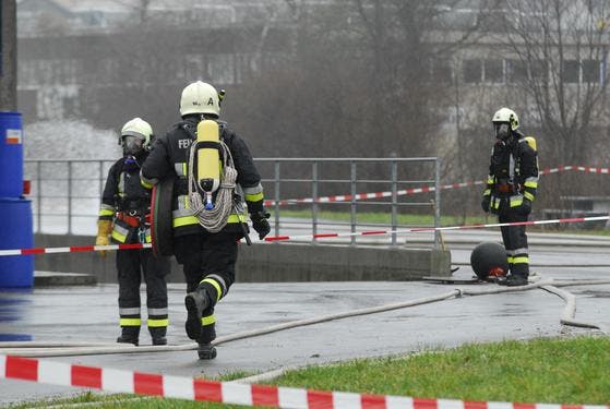 Zum Einsatz kamen die Feuerwehr Wängi, die Stützpunktfeuerwehr Münchwilen sowie die Chemiewehr Weinfelden. (Bild: Mario Testa)