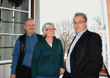 Rolf Scheurer, Barbara Bieger und Karl Spiess (von links) sorgen dafür, dass in Amriswil Energie nicht zum Fenster hinaus verschwindet. (Bild: Rita Kohn)