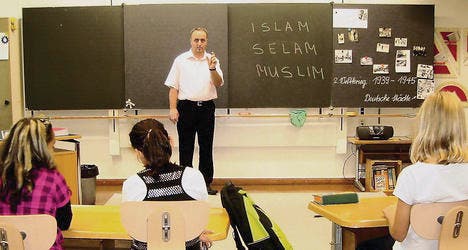 «Was ist Islam?», fragt Imam Rehan Neziri die Viertklässler. Unterrichtsstunde gestern in einem Kreuzlinger Primarschulzentrum. (Bild: zVg)