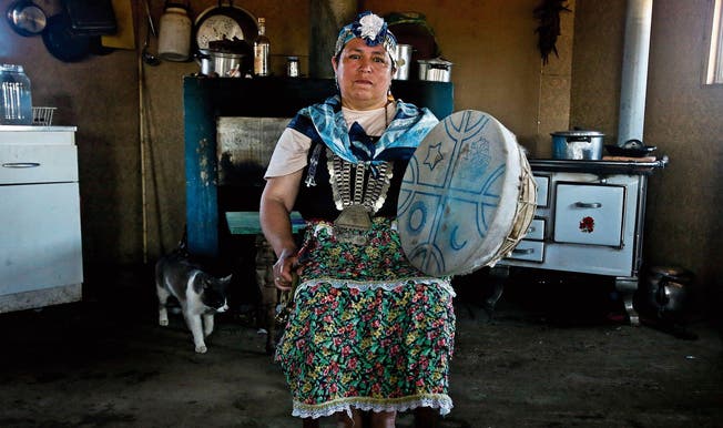 Kallfurayen llanquileo, religiöse Führerin bei den Mapuche-Indigenen, deren Gemeinde der Papst in Chile besucht. (Bild: Esteban Felix/Keystone (Temuco, 8. Januar 2018))