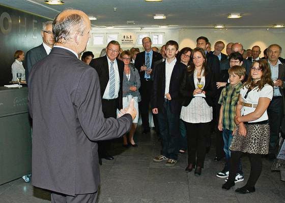 Kantonsratspräsident Konrad Meier rief bei der Begrüssung der Gäste dazu auf, die Freude an der Politik zu verbreiten. (Bild: Patrik Kobler)