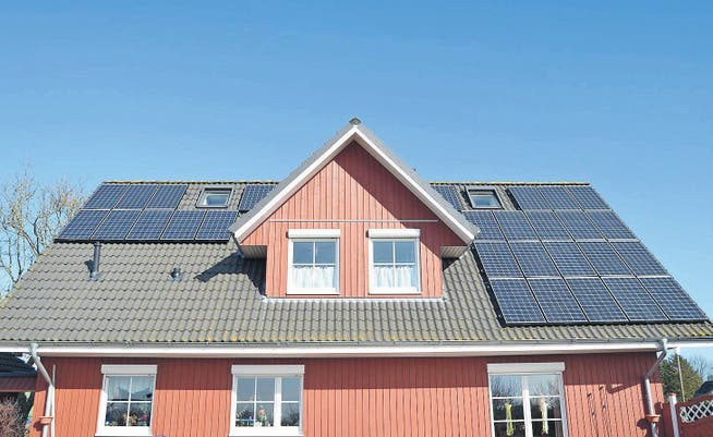 Photovoltaik-Kleinanlagen werden neu mit einem einmaligen Beitrag von maximal 30 Prozent der Kosten subventioniert. (Bild: fotolia)