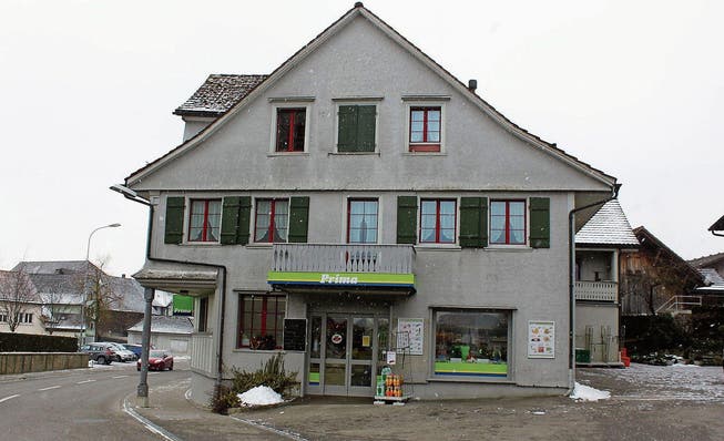 Die Postagentur soll in den Dorfladen Prima integriert werden. (Bilder: Ernst Inauen)