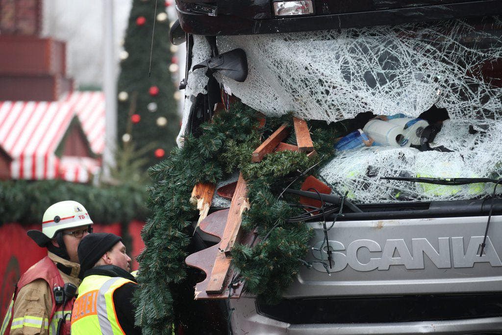 Truck crashed into a Christmas market in Berlin (Bild: Keystone)