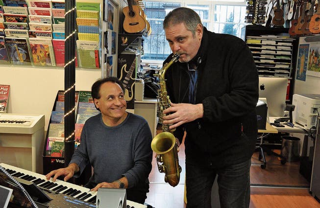 Luciano Pau (links) und Eugenio Steiner wurden dank Musik zu Freunden. (Bild: Arcangelo Balsamo)
