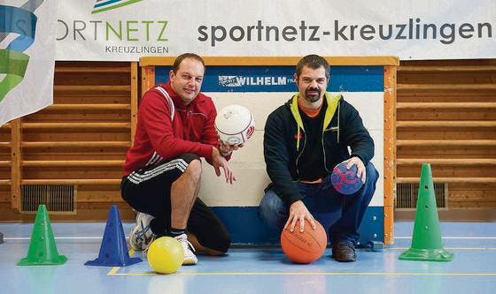 Hoffen auf viele Neugierige: Markus Meister und Nic Balbi organisieren die erste Sport-Schnupperwoche. (Bild: Stefan Beusch)