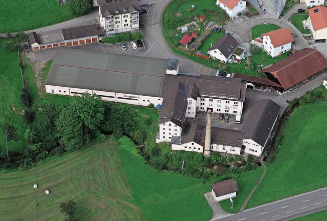 Farbrikanlage in der an der Grenze zum Kanton St. Gallen gelegenen Aussenwacht Laupen. (Bild: Wiget Foto, Wald)