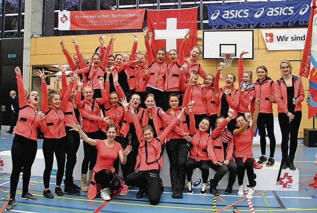 Die Gruppe 3 der Kreuzlingerinnen freut sich über den gewonnenen Schweizer-Meister-Titel. (Bild: pd)