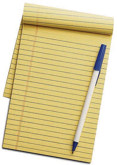 Yellow line notepad with pen on top isolated on a white background. (Bild: Anna Dieckmann)