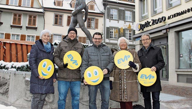 Die EVP Thurgau hofft vor dem Sämann darauf, dass ihre politischen Anliegen 2017 auf «fruchtbaren Boden» fallen. (Bild: Christof Lampart)