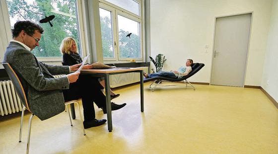 Gespräche und Abklärungen sind im Abklärungs- und Aufnahmezentrum in Münsterlingen möglich (gestelltes Bild). (Bild: Reto Martin)