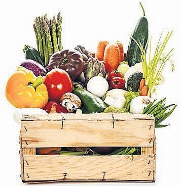 Assortment of fresh vegetables in a crate (Bild: (52873190))
