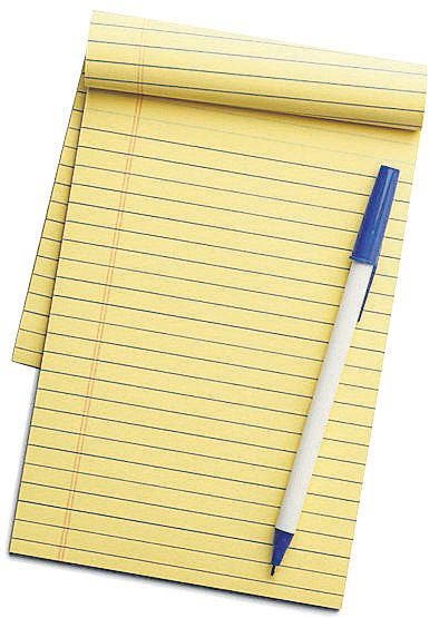 Yellow line notepad with pen on top isolated on a white background. (Bild: Valeria Heintges)