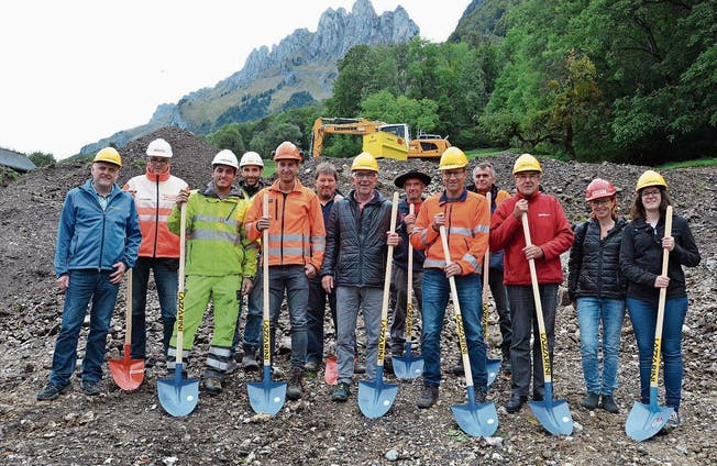 Am Donnerstag war offizieller Baubeginn des neuen Reservoirs «Aspe» in Frümsen. (Bild: Katharina Rutz)