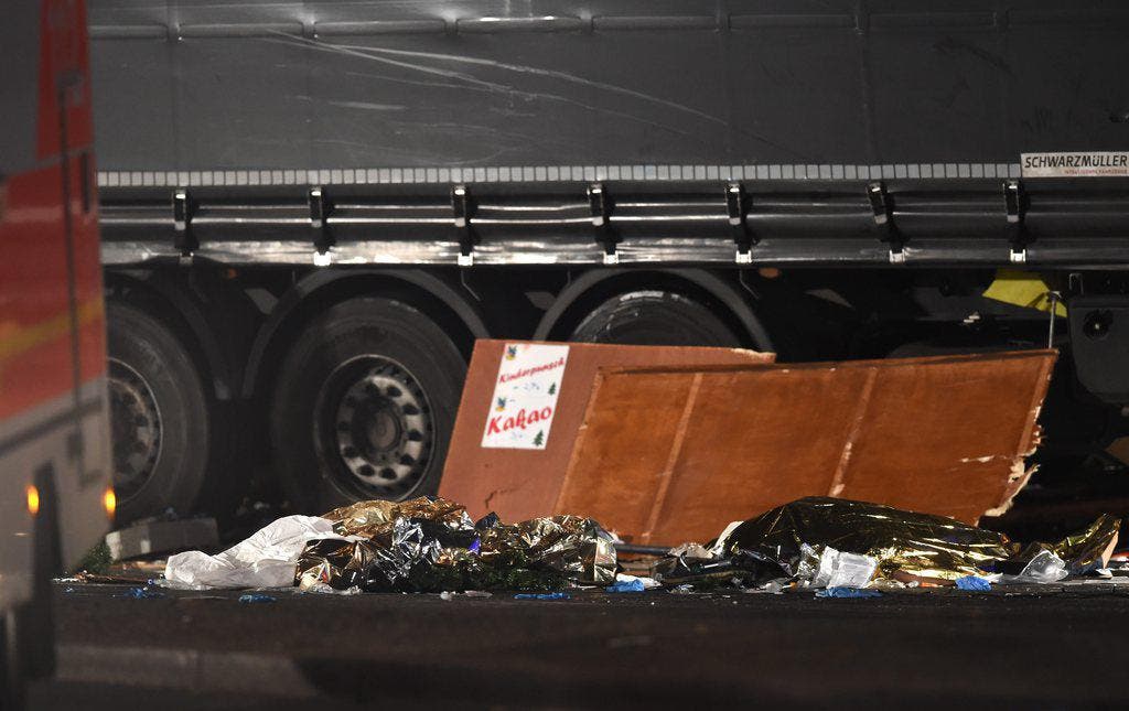 Truck crashed into a Christmas market in Berlin (Bild: Keystone)