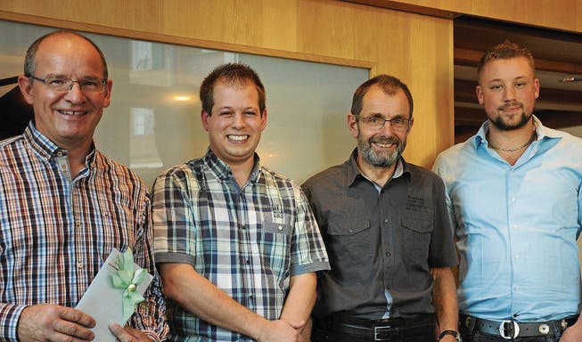 Von links: der abtretende Thomas Frischknecht, Roland Danuser, Präsident Walter Gantenbein, Michi Fuchs. (Bild: PD)