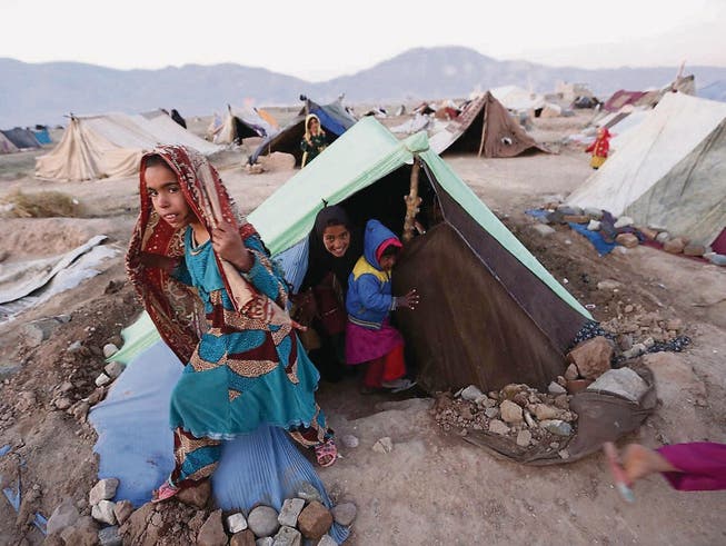 Innerhalb des Landes auf der Flucht: Flüchtlingslager nahe der afghanischen Stadt Herat. (Bild: epa/Jalil Rezayee)
