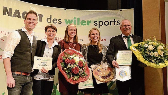 Sieger unter sich: Gabriel Sutter und Vera Eigenmann, Selina Büchel, Marcia Mürner sowie Martin Senn (von links). (Bild: Christine Gregorin)