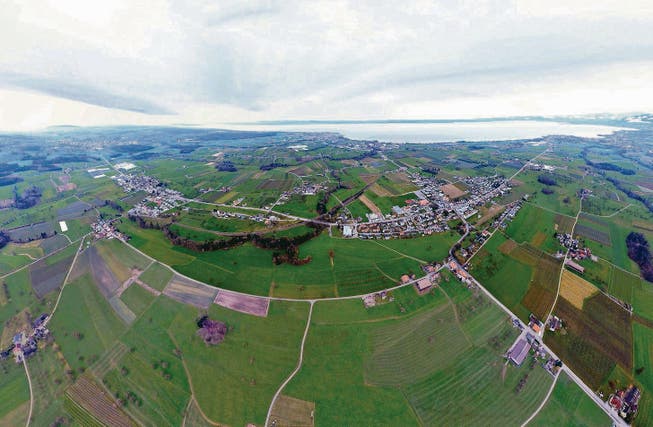 Blick von oben auf Egnach Richtung Bodensee. (Bild: Manuel Nagel)