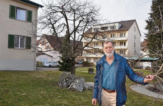 Der Berlinger Peter Kasper will diese drei Häuser zu einem Ferienzentrum für Behinderte umbauen. (Bild: Margrith Pfister-Kübler)