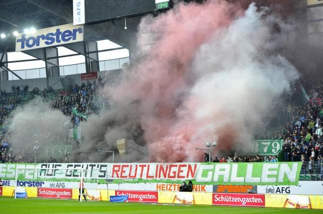 Zwischen den Fans des FC St.Gallen und des SSV Reutlingen besteht eine Fanfreundschaft. (Bild: Archiv/Ralph Ribi)