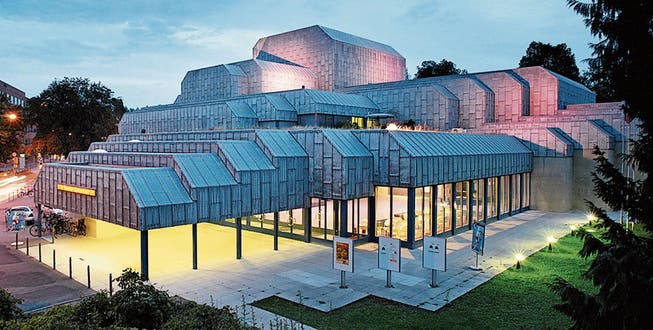 Das Theater Winterthur, ein kühner Beton-Stahlbau von 1979, widerspiegelt das Selbstvertrauen der Industriestadt. (Bild: Theater Winterthur)