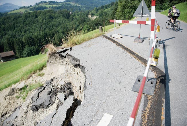 Strasse oberhalb von Altstätten: Die grössten Naturgefahren in der Ostschweiz sind Erdrutsche und Hochwasser. (Bild: Urs Jaudas)