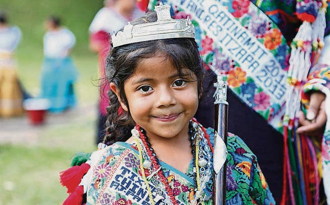 Jenni, die «Mayaprinzessin» &ndash; eines von drei porträtierten Kindern in «Chiquitos». (Bild: Outnow)