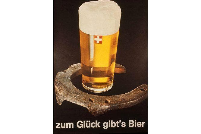 Das Bier als Glücksbringer: Ein Plakat aus dem Jahr 1966. (Bild: SBV)