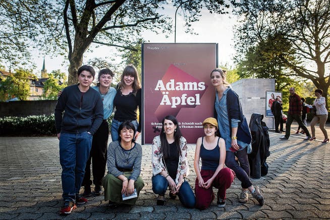 Das letzte Treffen der Voyeure in dieser Saison: Auf dem Programm stand «Adams Äpfel» am Theater St. Gallen. (Bild: Michel Canonica)