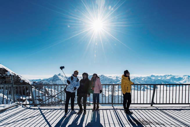 Eisige Temperaturen auf dem Titlis schrecken Touristen nicht ab. (Bild: Eveline Beerkircher (26. Februar 2018))