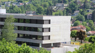 Der neue Trakt im Spital Wattwil wurde vor kurzem fertiggestellt. Wie lange er in seiner heutigen Funktion benötigt wird, ist noch offen. (Bild: Martin Knoepfel)