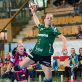 Trotz sportlichen Höhenflügen, wie hier von Spielerin Zerin Özcelik, ist der LC Brühl Handball finanziell nicht auf Rosen gebettet. (Bild: Ralph Ribi)