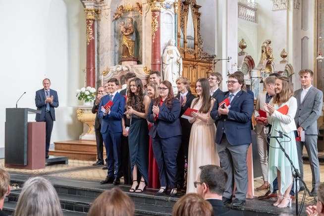 Die erfolgreichen Absolventen an der Maturafeier der Stiftsschule Engelberg. (Bild: Izedin Arnautovic (Engelberg, 15. Juni 2018))