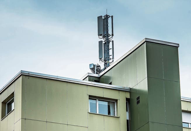 Antennen in Gossau: Telefonüberwachung ist im Krimi viel einfacher als in der Schweizer Wirklichkeit. (Bild: Ralph Ribi)
