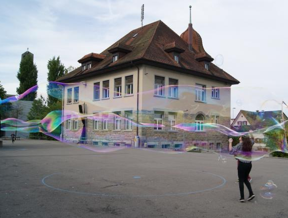 Das alte Schulhaus Oberwil. Bild: Screen shot Stadtschulen Zug