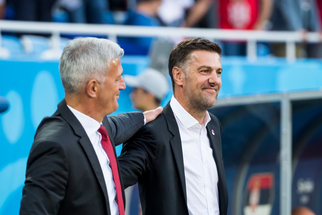 Die Trainer der Schweiz und Serbiens, Vladimir Petkovic (links) und Krstajic Mladen (Bild: KEYSTONE/Laurent Gillieron).