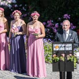 Eröffnungsfeier im Rosengarten Harmonie: OK-Präsident Bernhard Bischof heisst die Gäste in Bischofszell willkommen. (Bild: Reto Martin)