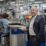 Die Produktion von Maxon Motor läuft auf Hochtouren. Sehr zur Freude von Unternehmenschef Eugen Elmiger. (Bild: Pius Amrein, (Sachseln, 10. Februar 2017))