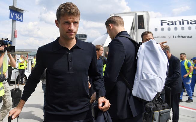 Der deutsche Nationalspieler Thomas Müller bei der Ankunft in Frankfurt.