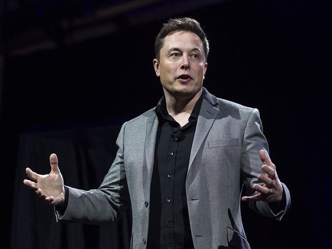 Tesla-Chef und Milliardär Elon Musk soll seine Zulieferer um nachträgliche Rabatte gebeten haben, damit sein Autobauer profitabel wird. (Bild: KEYSTONE/FR170512 AP/RINGO H.W. CHIU)